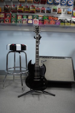 ESP LTD Deluxe Viper 1000 Electric Guitar Black. Новая.